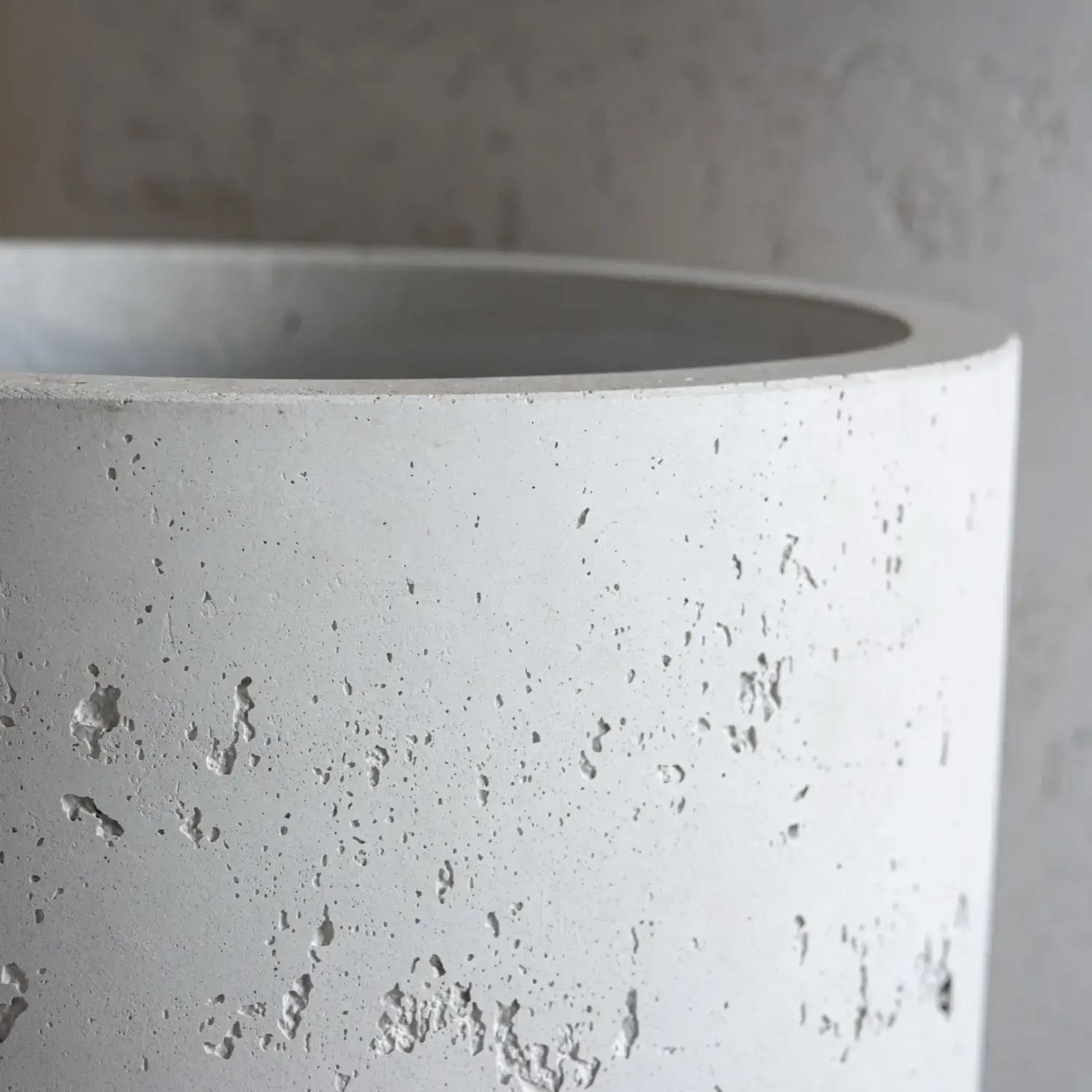 Aurella | White Mist – 55cm Extra Large Concrete Cylinder Planter – 93L Round Plant Pot-4