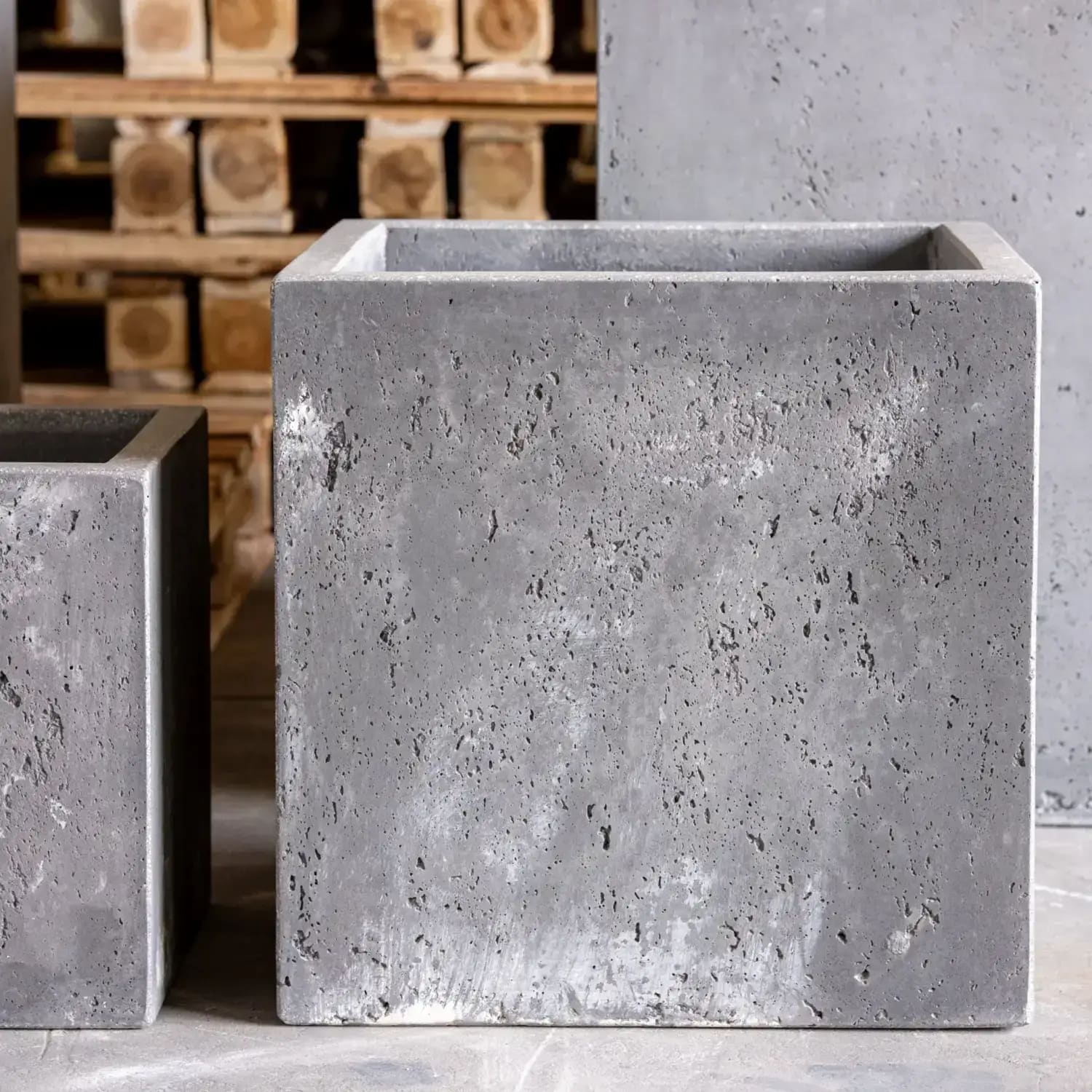 Cubrosa | Onyx Dusk – 30cm Medium Concrete Square Planter – 14L Cube Plant Pot-2