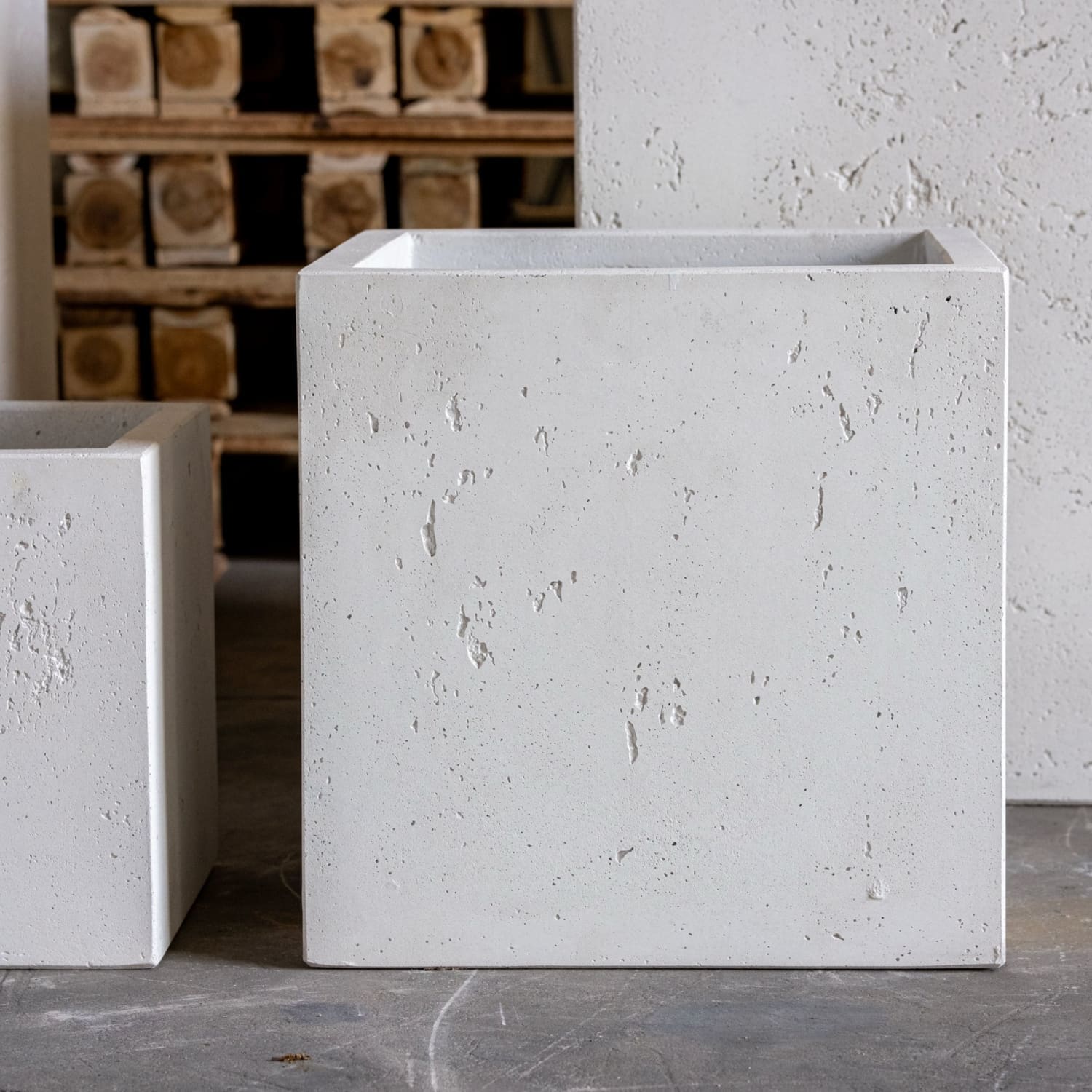 Cubrosa | White Mist – 40cm Medium Square Concrete Planter – 38L Outdoor Indoor Pot-4