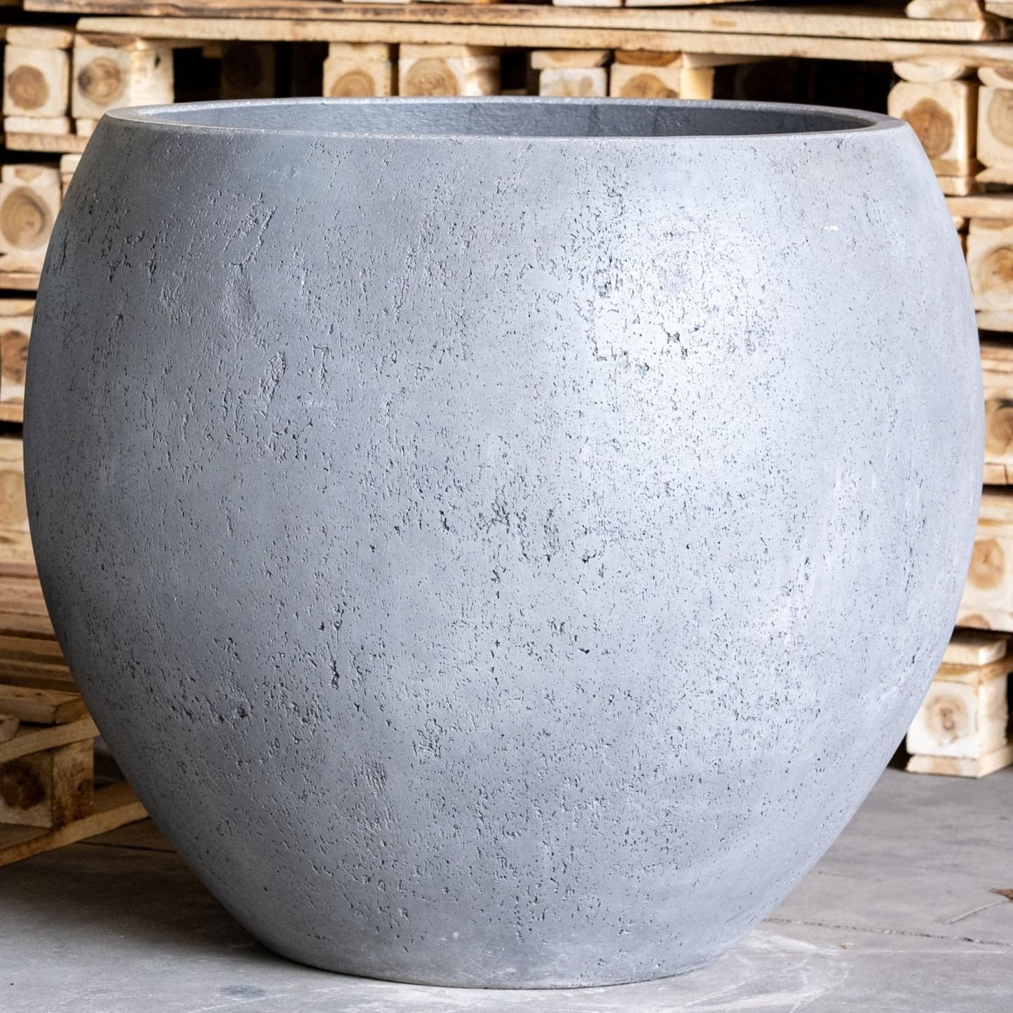 Orbello | Onyx Dusk – 110cm XXL Concrete Sphere Planter – 686L Round Plant Pot-1