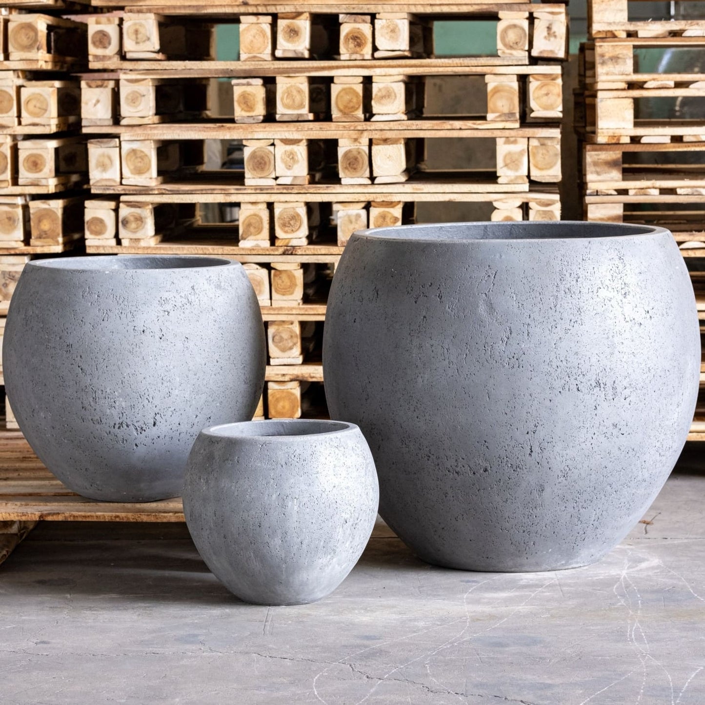 Orbello | Onyx Dusk – 35cm Medium Concrete Sphere Planter – 25L Round Plant Pot-0