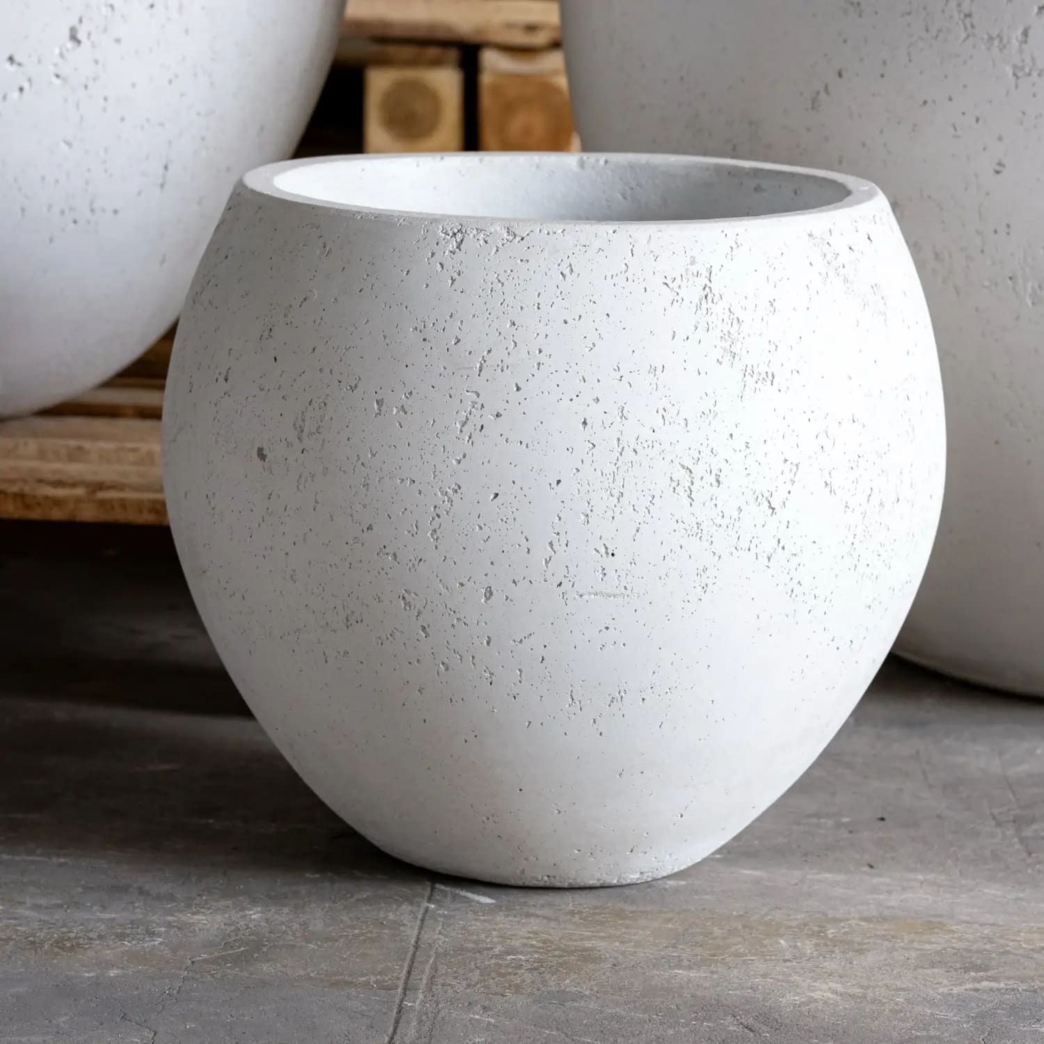 Orbello | White Mist – 55cm Extra Large Concrete Sphere Planter – 82L Round Plant Pot-1