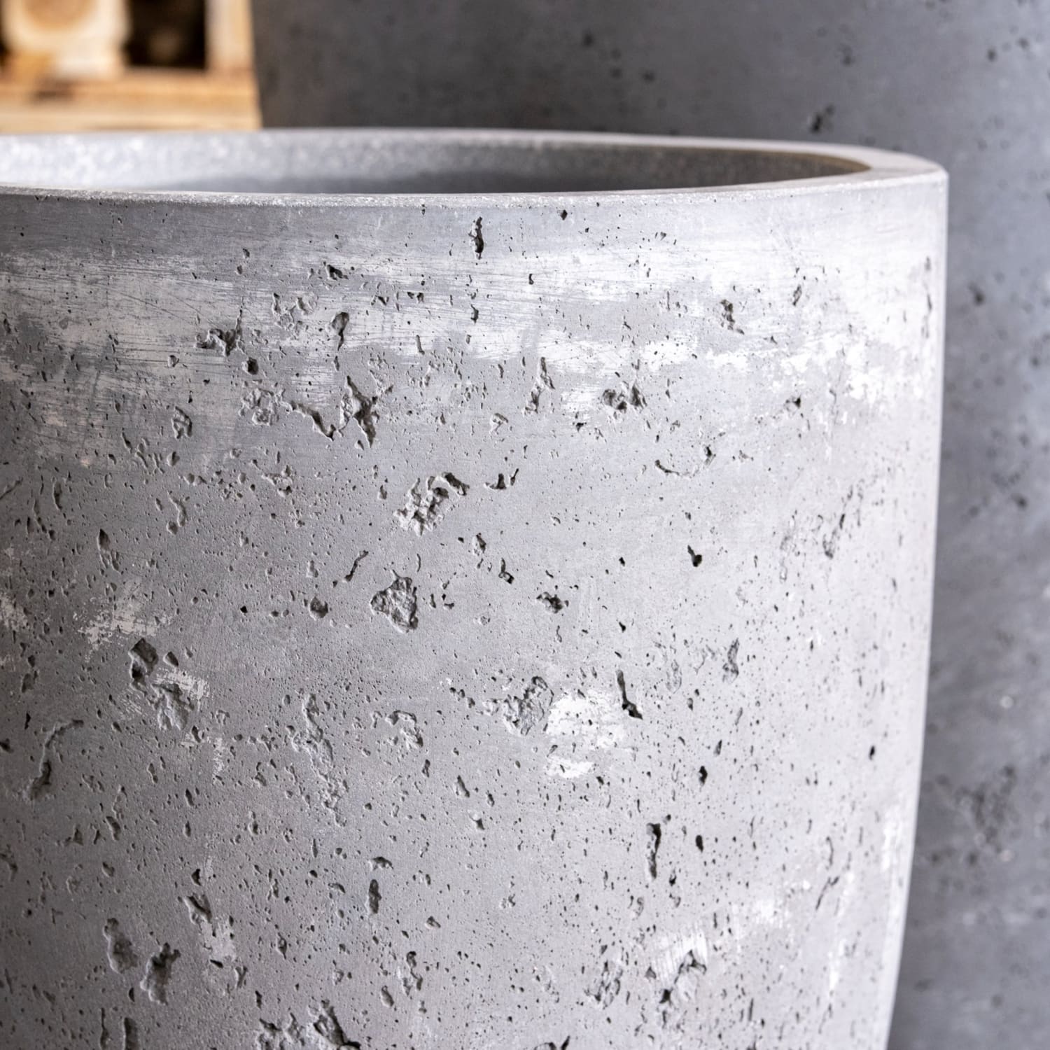 Vessara | Onyx Dusk – 55cm Extra Large Concrete Vase Planter – 32L Tall Plant Pot-3